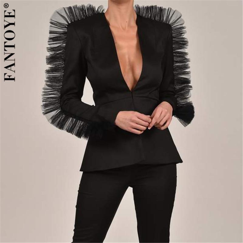 Ensemble court à volants en dentelle élégante à manches longues et col en V