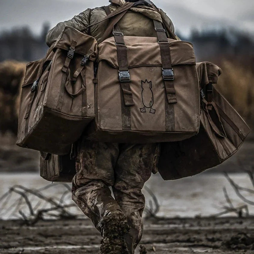 Duck Silhouette/V2 Sleeper Canada Bag