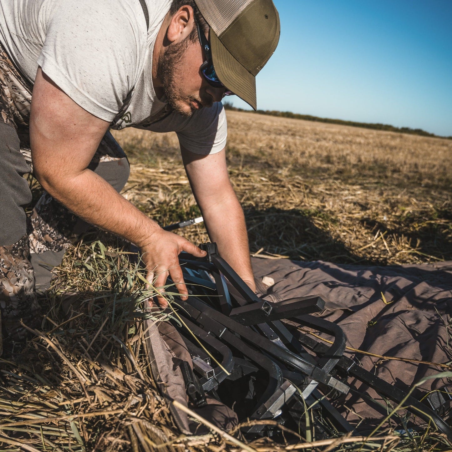 HyVert Field Blind